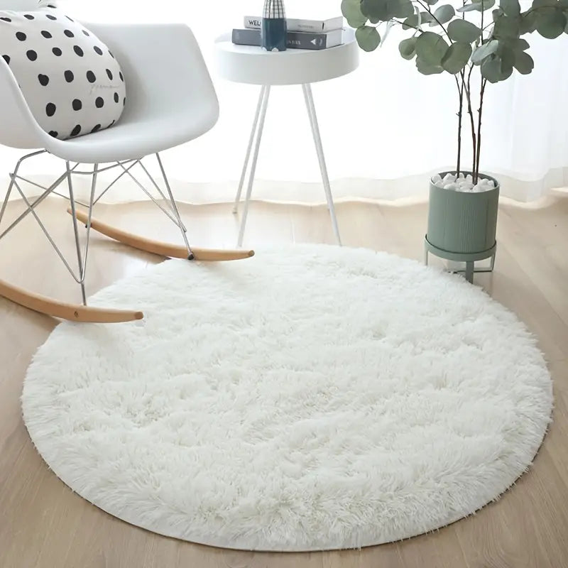 Runder Teppich im minimalistischen Design