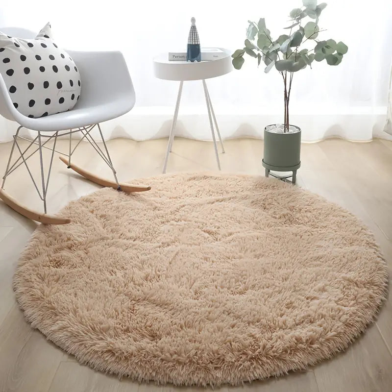 Runder Teppich im minimalistischen Design