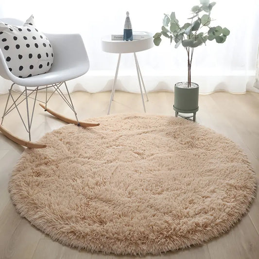 Runder Teppich im minimalistischen Design